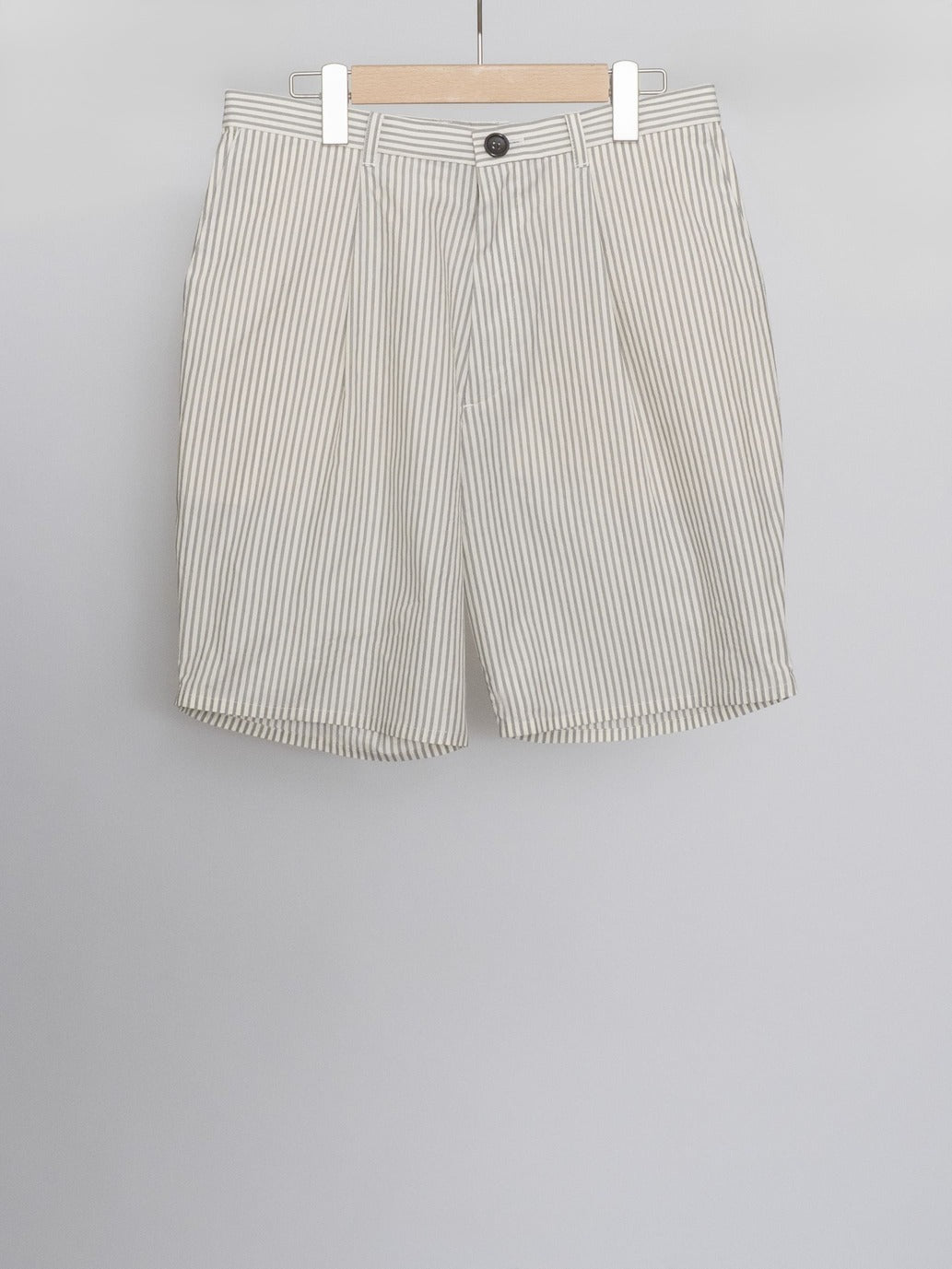 STRIPE COTTON ONE TUCK SHORTS