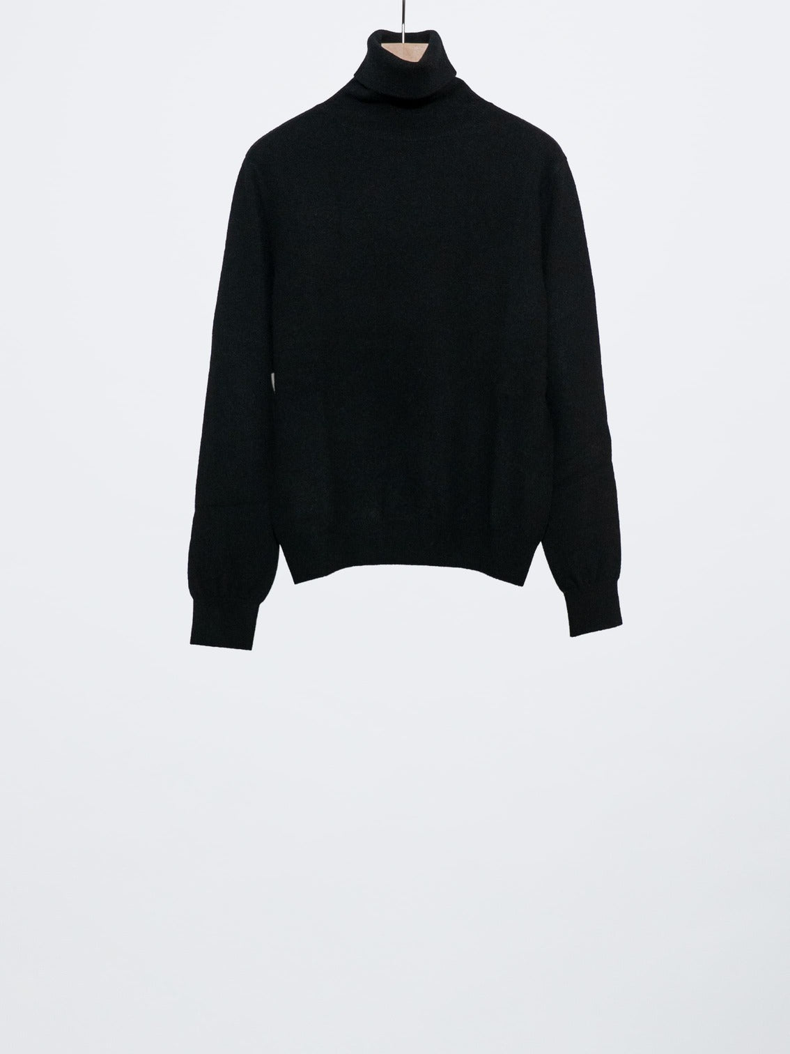 CASHMERE TURTLE NECK KNIT