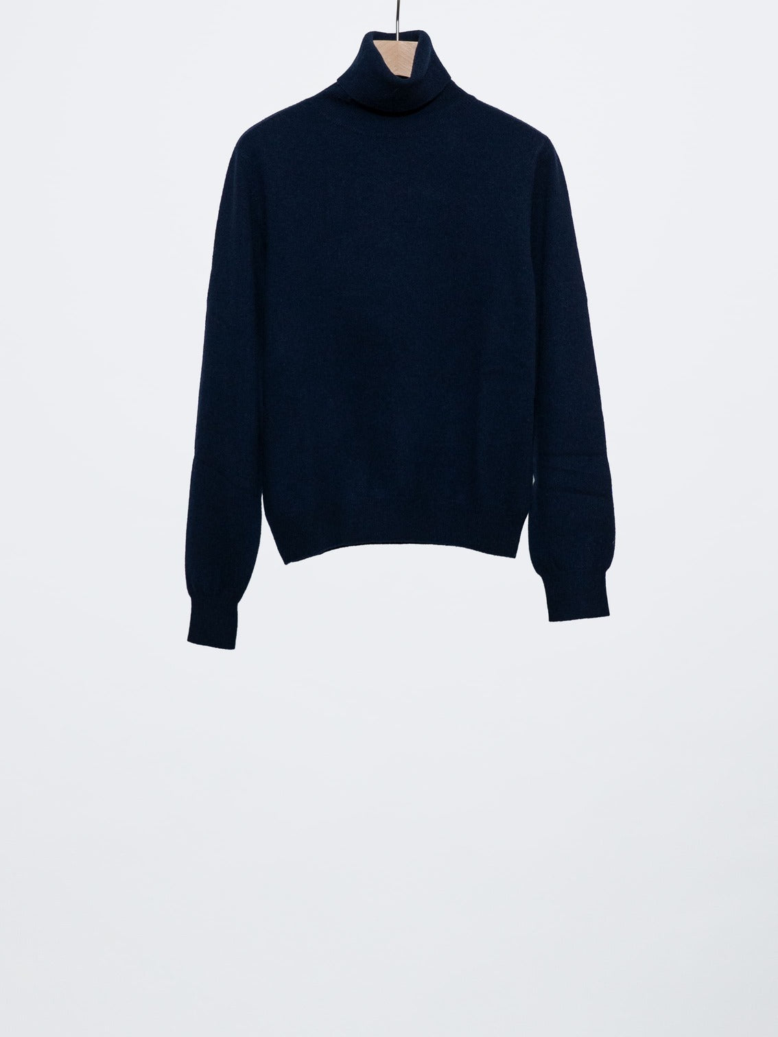 CASHMERE TURTLE NECK KNIT
