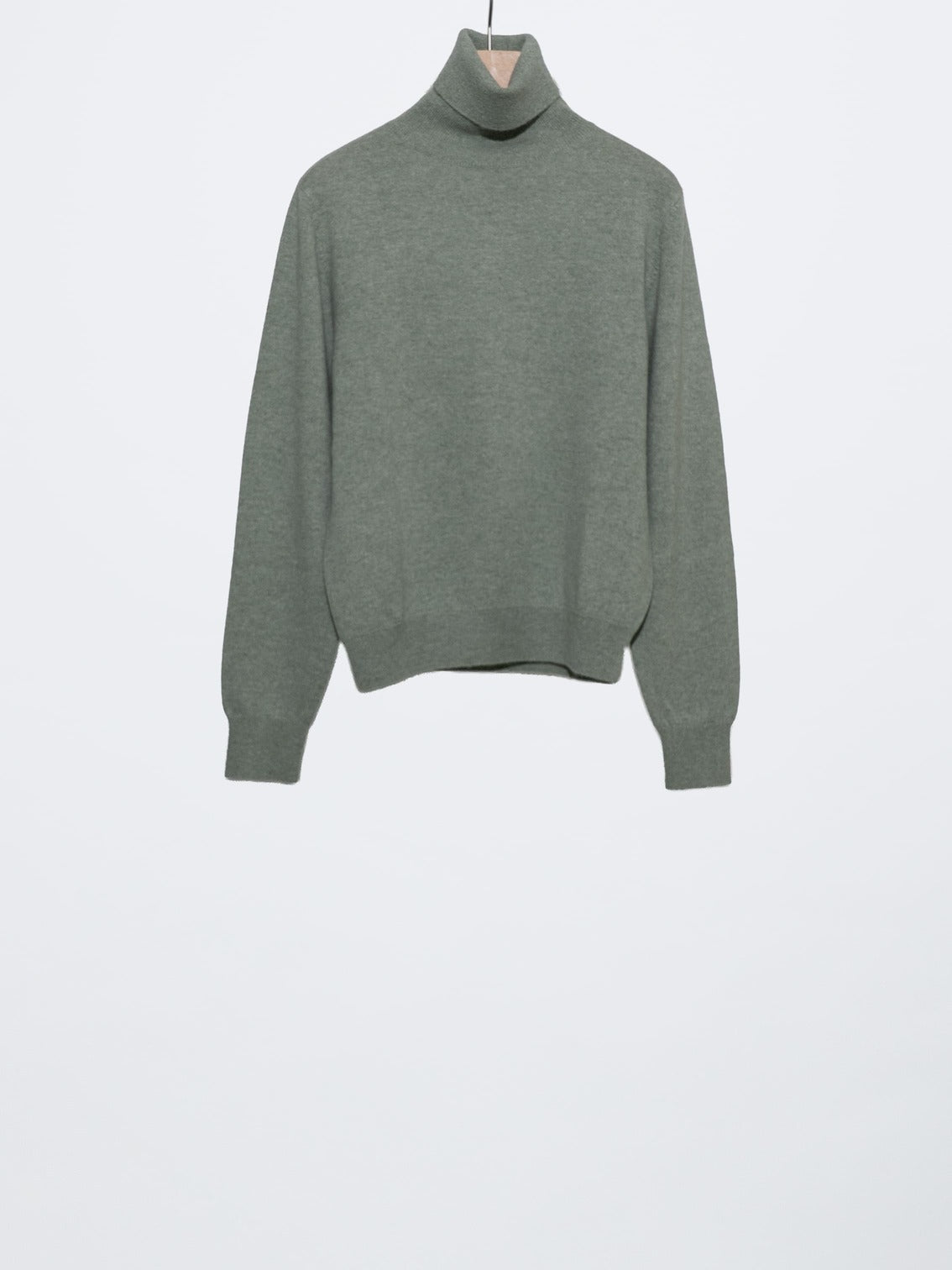 CASHMERE TURTLE NECK KNIT