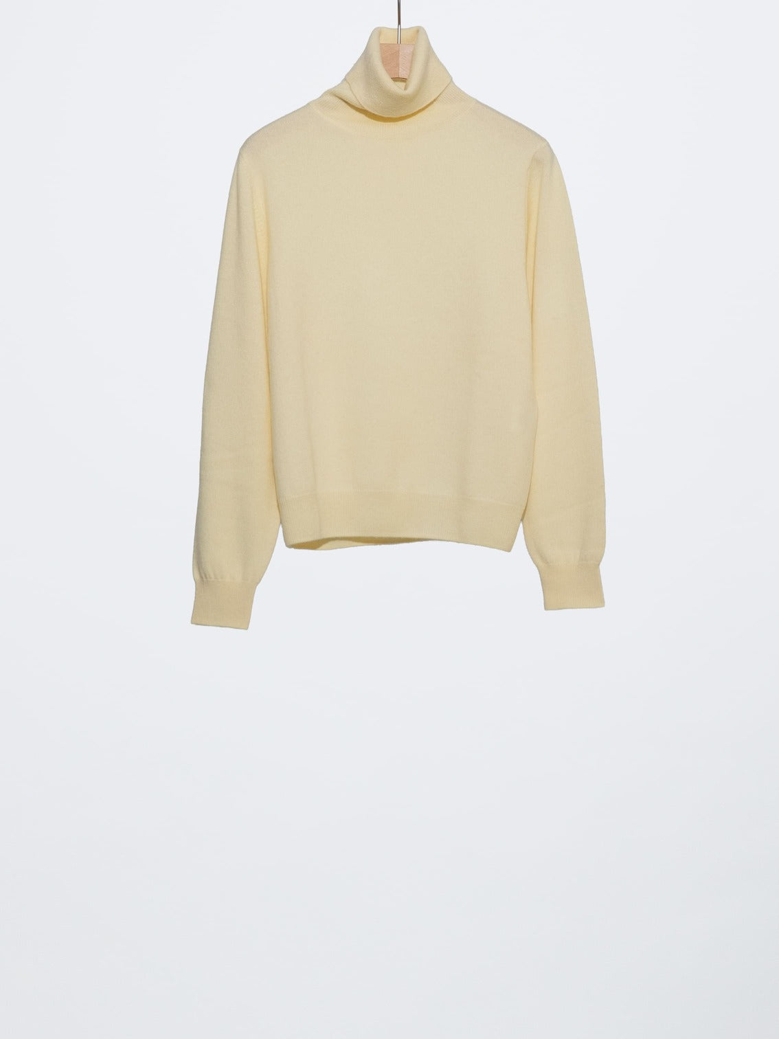 CASHMERE TURTLE NECK KNIT